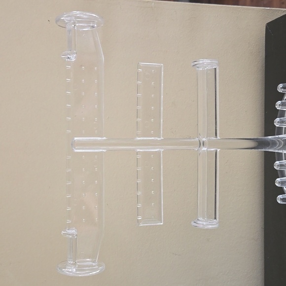 2 Statement necklaces with clear jewelry stand - Picture 7 of 7